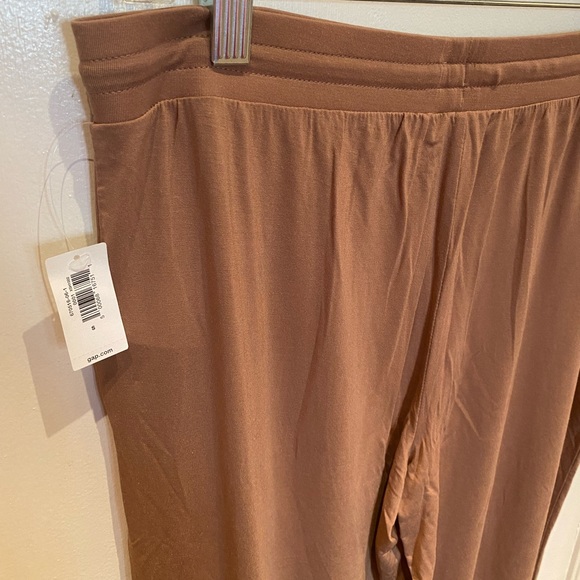 **SOLD** GAP Truesleep Joggers in Modal - Picture 15 of 15